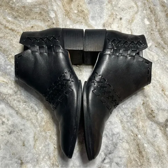 DONALD PLINER Bowery Black Leather Heel Western Style Boots Shoes Women’s 8