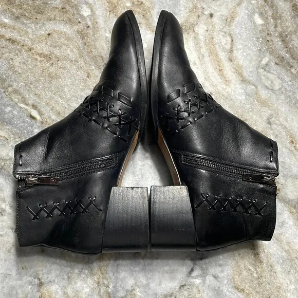 DONALD PLINER Bowery Black Leather Heel Western Style Boots Shoes Women’s 8