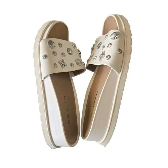 Donald Pliner Cailo Sandals Womens 7M White Leather Silver Studded Slide