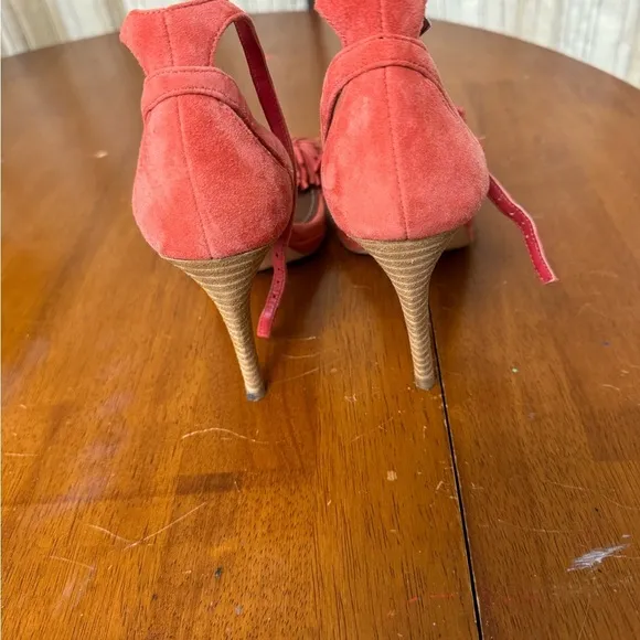 Donald Pliner open toe tassel stiletto heel pumps shoes size 7 salmon pink suede