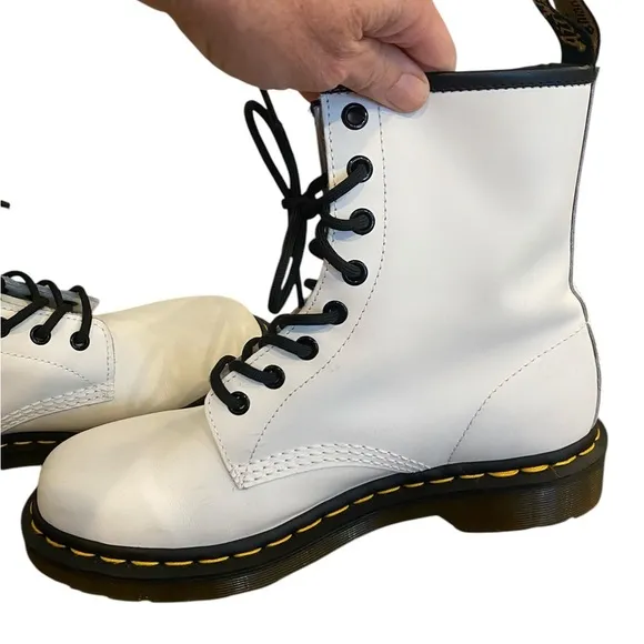 Dr. Doc Martens White Combat Lace Up Leather Boots Womens Size 8 11821 Grunge
