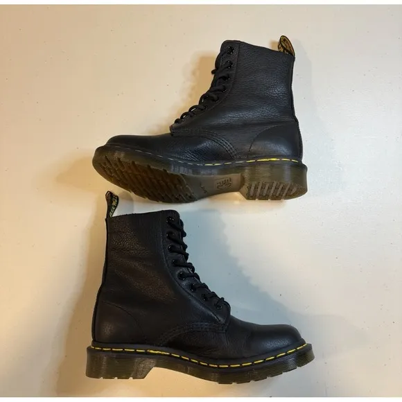 Dr. Martens Black Pascal 8 Eye Lace Up Casual Soft Leather Combat Boots Women 7