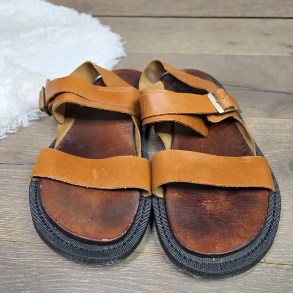 Dr Martens Kennet Ligh Brown Buckle Strap Leather Flat Gladiator Sandals Size 11
