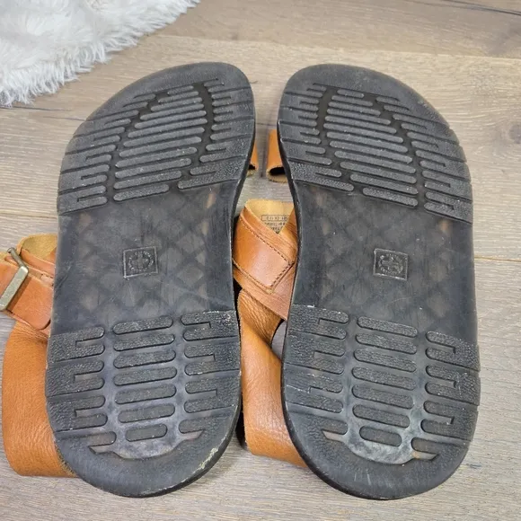 Dr Martens Kennet Ligh Brown Buckle Strap Leather Flat Gladiator Sandals Size 11