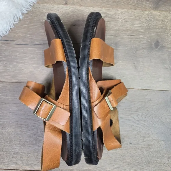 Dr Martens Kennet Ligh Brown Buckle Strap Leather Flat Gladiator Sandals Size 11