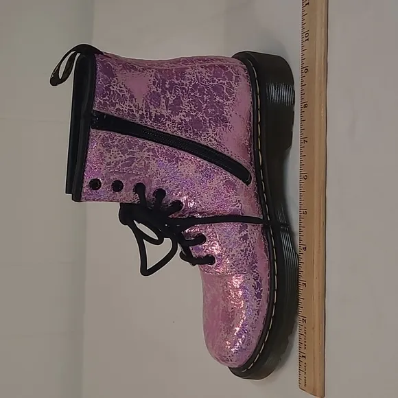 Dr. Martens Pink Disco Crinkle Core Kids Boot EU34 Girls Sz 4 NWOT