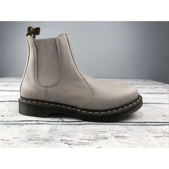 Dr. Martens Women's‎ 2976 Virginia Leather Chelsea Ankle Boots Vintage Taupe 11