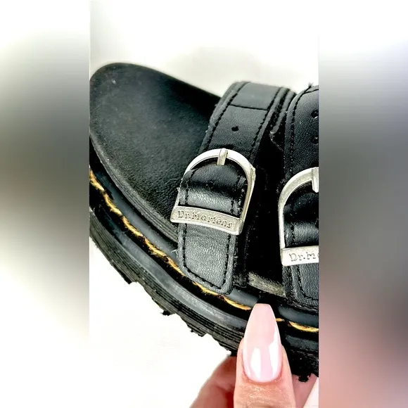 Dr. Martens Women's Blaire Hydro Leather Slide Sandals black size 7 women’s