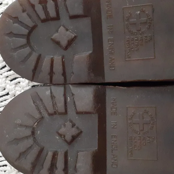 DR. MARTIN SHOES MADE IN ENGLAND