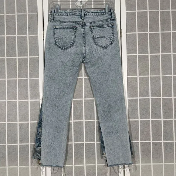 Driftwood Indie Light Wash Embroidered Flare Crop Jeans Fringe Hem 26/2 Boho