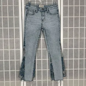 Driftwood Indie Light Wash Embroidered Flare Crop Jeans Fringe Hem 26/2 Boho