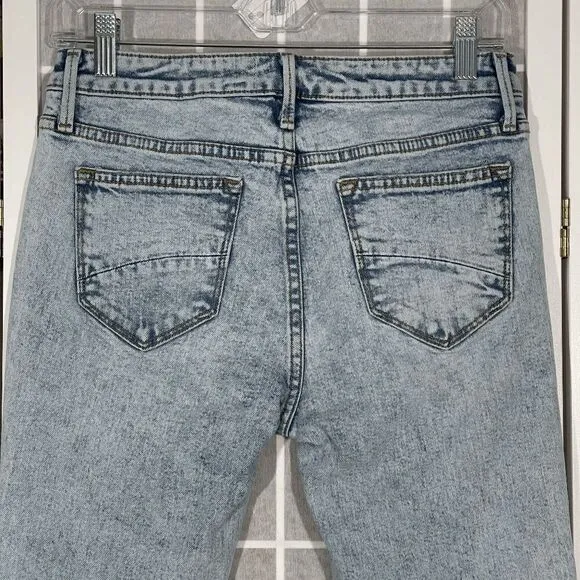 Driftwood Indie Light Wash Embroidered Flare Crop Jeans Fringe Hem 26/2 Boho