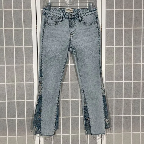 Driftwood Indie Light Wash Embroidered Flare Crop Jeans Fringe Hem 26/2 Boho