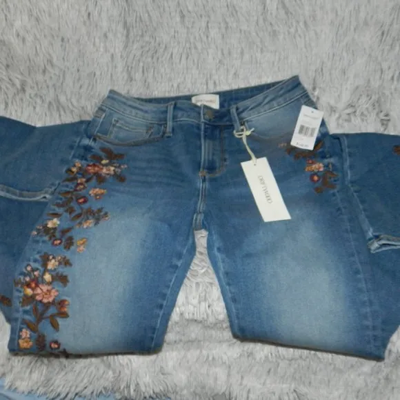 Driftwood Kelly Embroidered Floral Flared Jeans NEW/NWT!