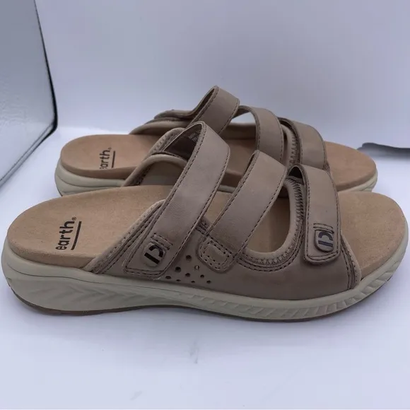 Earth leather strappy slide sandals women Size 6W  “Mira Lourdes”