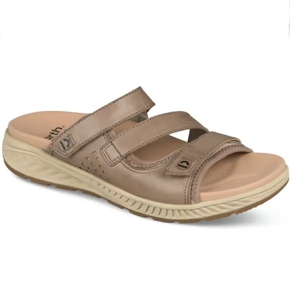 Earth leather strappy slide sandals women Size 6W  “Mira Lourdes”