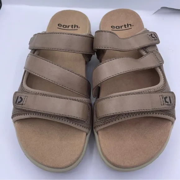 Earth leather strappy slide sandals women Size 6W  “Mira Lourdes”