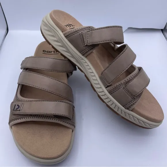 Earth leather strappy slide sandals women Size 6W  “Mira Lourdes”