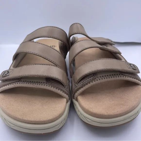 Earth leather strappy slide sandals women Size 6W  “Mira Lourdes”