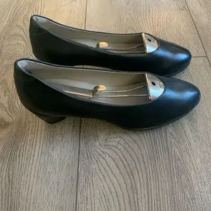 Ecco woman’s heel shoes NWOT