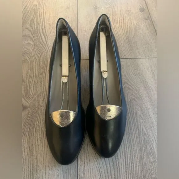 Ecco woman’s heel shoes NWOT