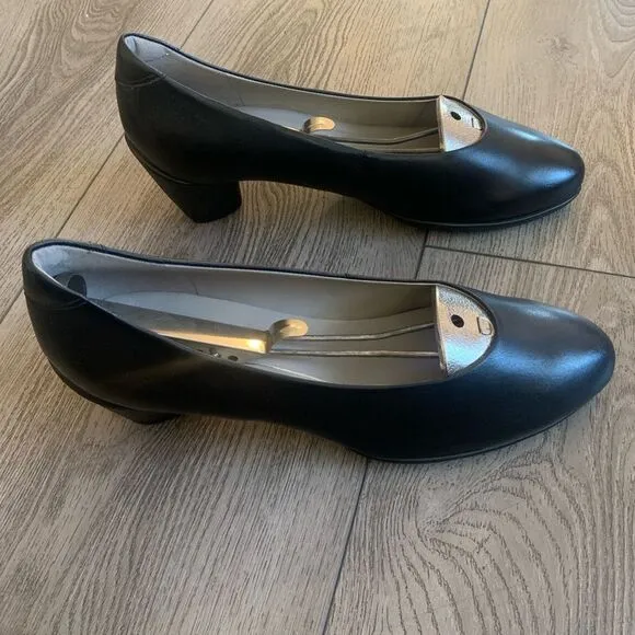 Ecco woman’s heel shoes NWOT