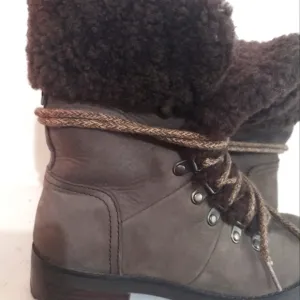 Eggs girl boots size 5