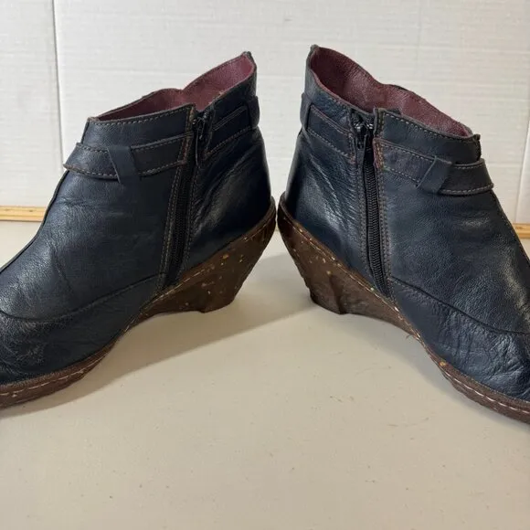 El Naturalista Women's Leather Lagenlook Black Winter Wedge Boots  Size 41