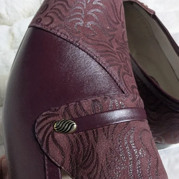 Elegant Burgundy Loafers for Men