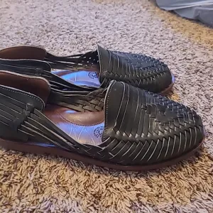 Espiritu Size 9  M Women's Flats Dark Green Color