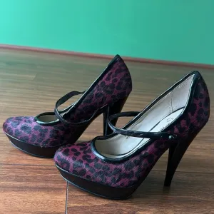 👠👠EUC Tahari High Heeled Shoes👠👠