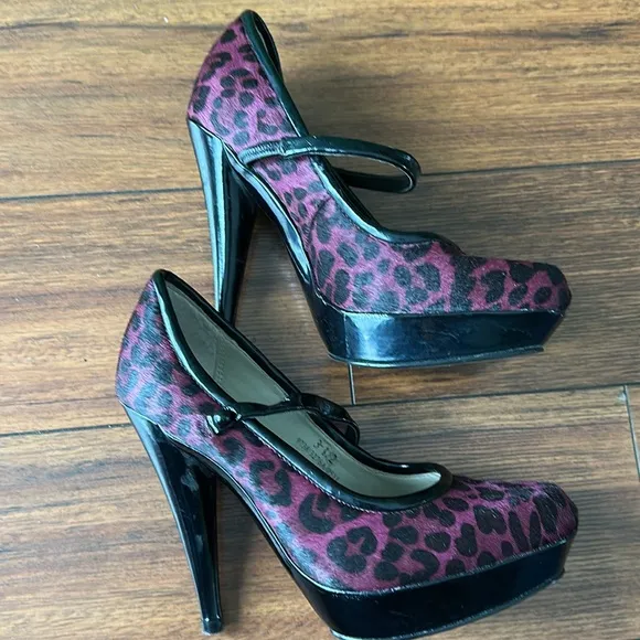 👠👠EUC Tahari High Heeled Shoes👠👠