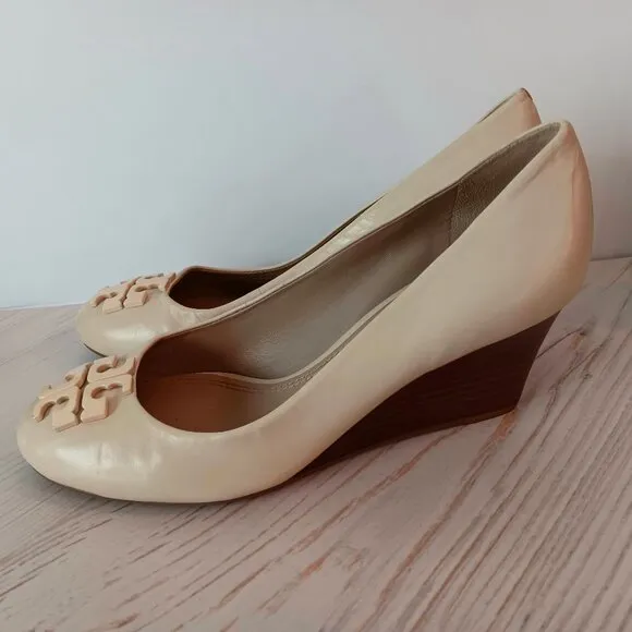 EUC 💥 TORY BURCH NUDE WEDGE PUMP SHOES ~ SIZE 7 ~ EUC