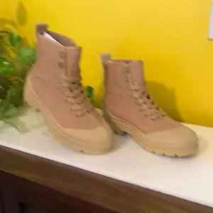 Everlane Streetwear Light Khaki Canvas  Utility Boot size 7