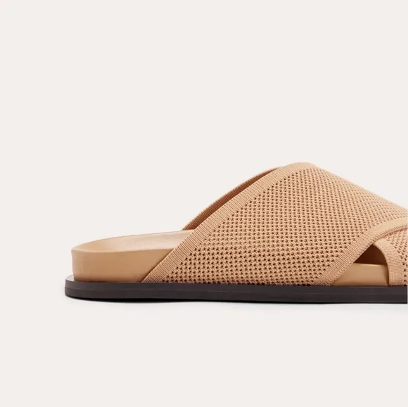 Everlane The Reknit Form Crossover Carmel Sandel 10