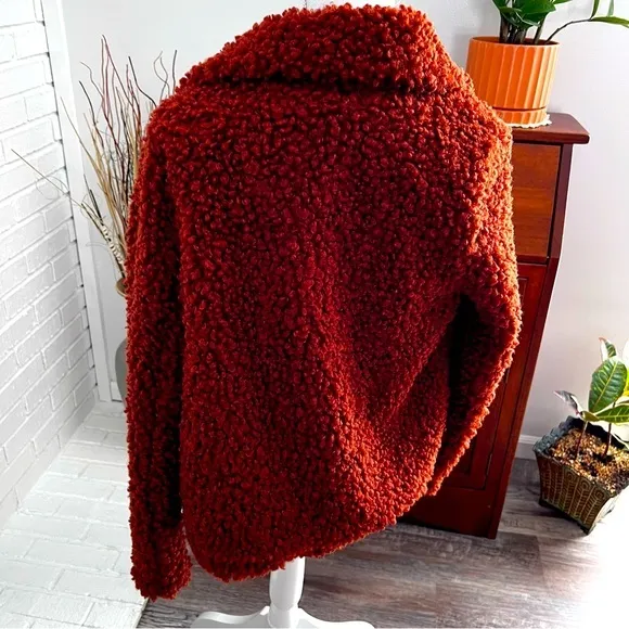 Eyeshadow Teddy Jacket NWOT Rust Colored Size Small. Snap Closure