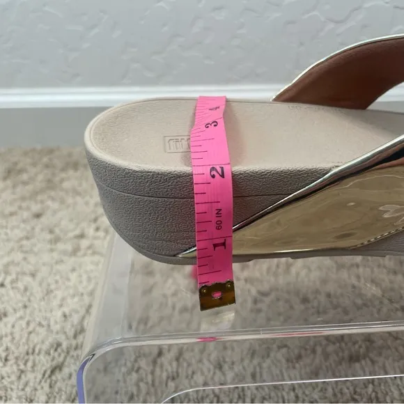 FitFlop Demelza Logo Toe-Thong Metallic Gold Casual Sandal Womens Size 9 AY2-675