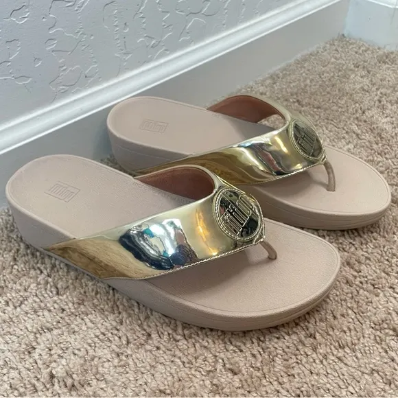 FitFlop Demelza Logo Toe-Thong Metallic Gold Casual Sandal Womens Size 9 AY2-675