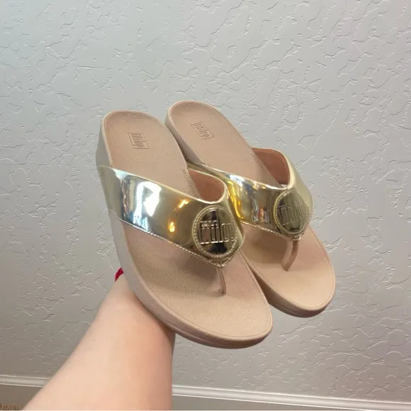 FitFlop Demelza Logo Toe-Thong Metallic Gold Casual Sandal Womens Size 9 AY2-675