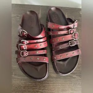 FLOE by BRADOR Leather Sandals - Burgundy color