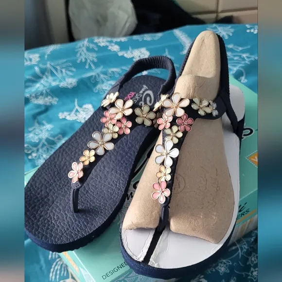 Floral Embellished Skecher Meditation Daisy Glass Navy Blue Sz 9