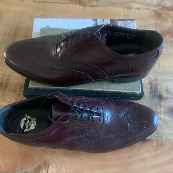 Florsheim Wingtip Leather Lace Up Formal Maroon  Shoes Size 11