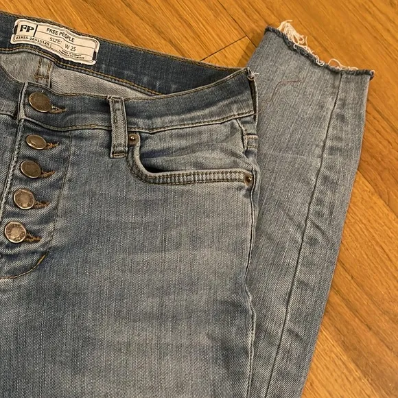 FREE PEOPLE BUTTON UP JEANS 25 | EUC OR NWOT