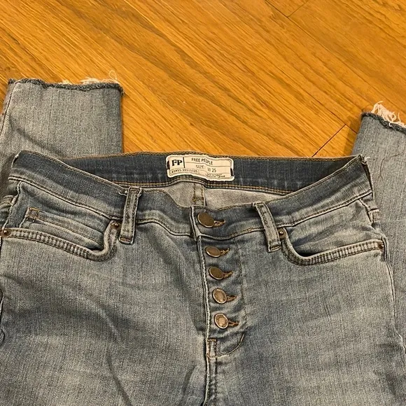 FREE PEOPLE BUTTON UP JEANS 25 | EUC OR NWOT