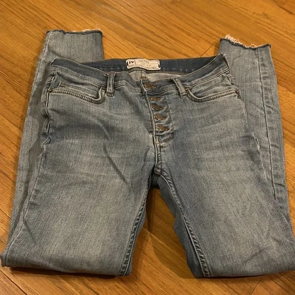 FREE PEOPLE BUTTON UP JEANS 25 | EUC OR NWOT