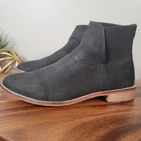 Free People Century Bootie Oiled Nubuck Leather Ankle Boots Size 40