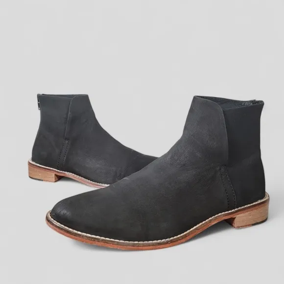 Free People Century Bootie Oiled Nubuck Leather Ankle Boots Size 40