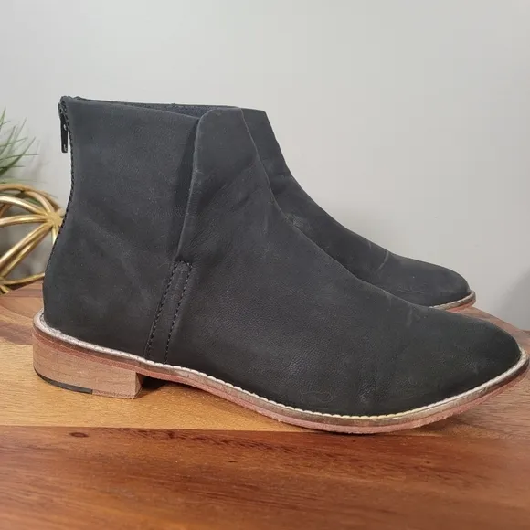 Free People Century Bootie Oiled Nubuck Leather Ankle Boots Size 40