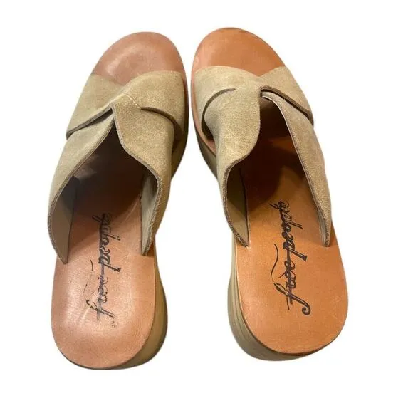 FREE PEOPLE Kora Platform Clog In Taupe Suede Sz 41 / 11 Wood Heels Open Toe NEW