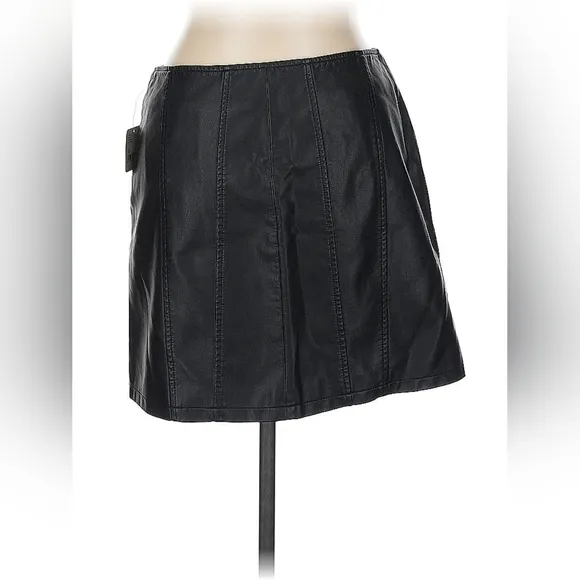 Free People Layla Vegan Mini Skirt – Black – Size 10 – NWT